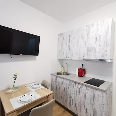 Apartment Green