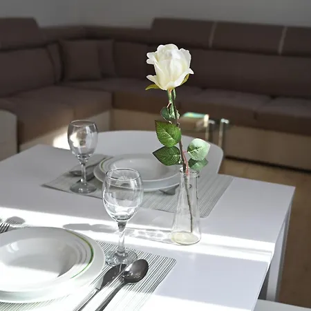 Apartment Green